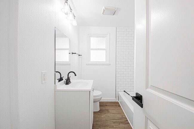 Building Photo - 8748.5 Belford Ave