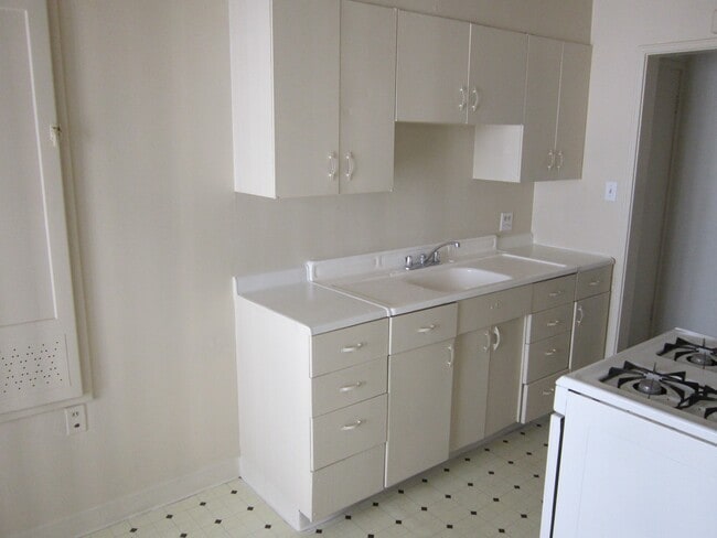 Building Photo - 5851 Harold Way