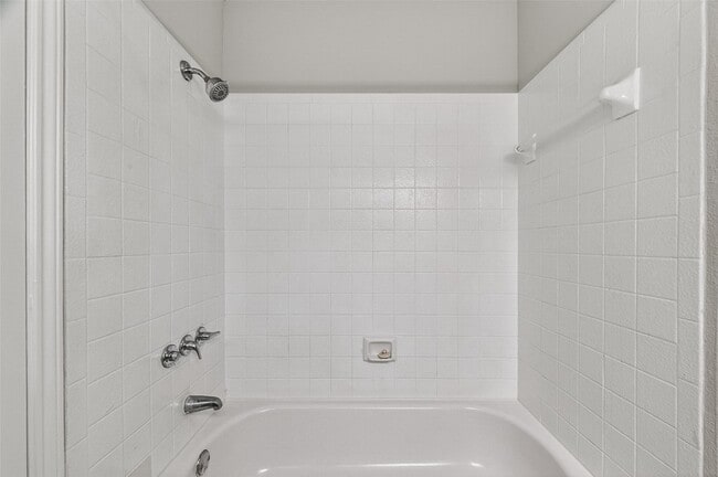 Building Photo - 3700 W Clay St