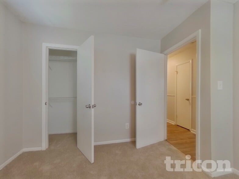 Building Photo - 485 Valley Creek Rd SW