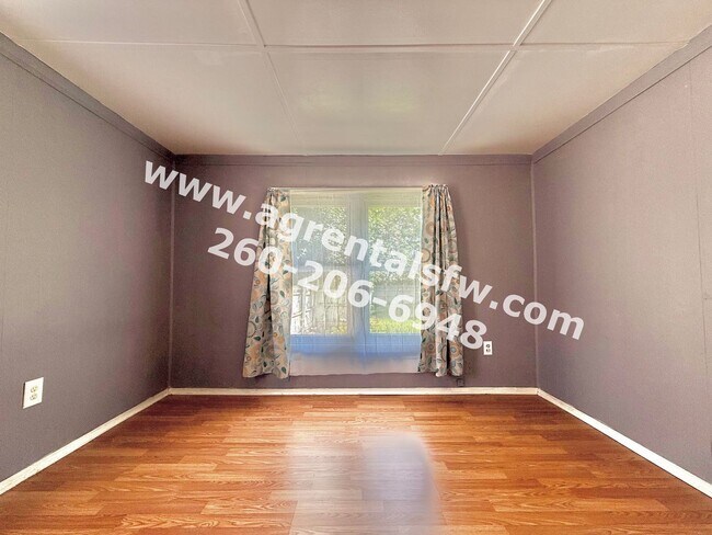 Building Photo - 2122 Olladale Dr