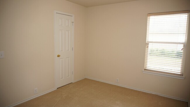 Building Photo - 15619 Turfway Park
