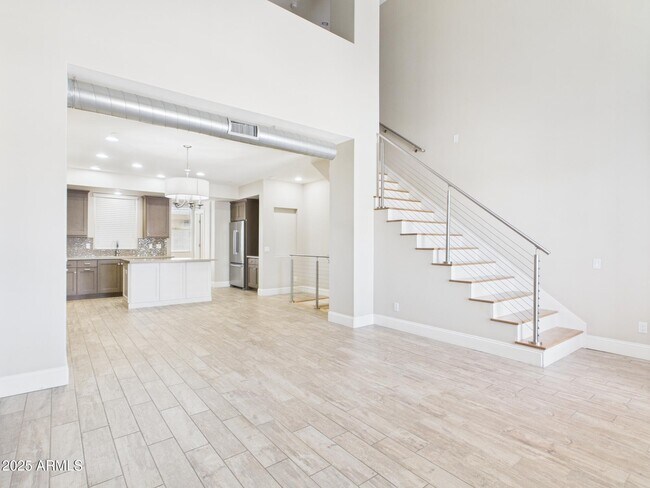 Building Photo - 4816 N Woodmere Fairway
