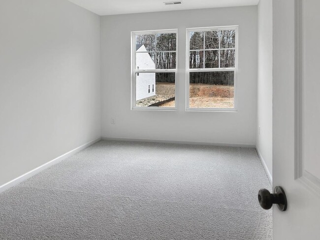 Building Photo - 911 Pilot St