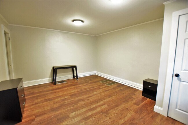 Building Photo - Two Bedroom Two Bath 112 Quarry