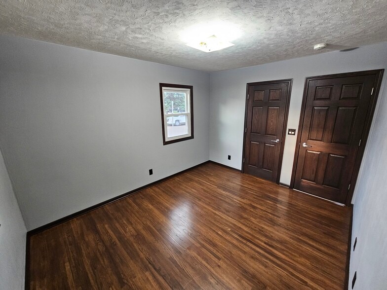 Bedroom - Upstairs - 868 Park Ave