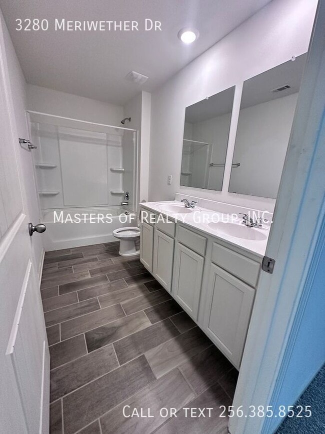 Building Photo - 3280 Meriwether Dr