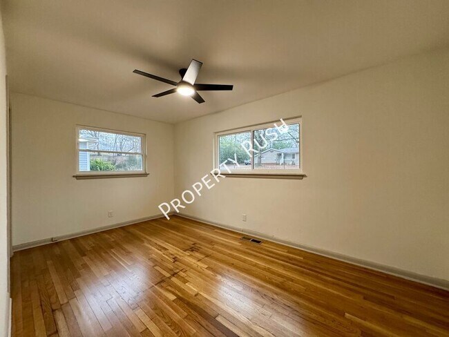 Building Photo - 3906 Forest Highland Cir