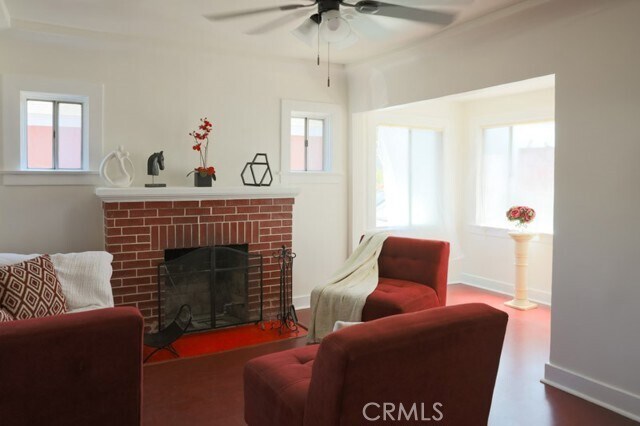 Building Photo - 10330 San Luis Ave