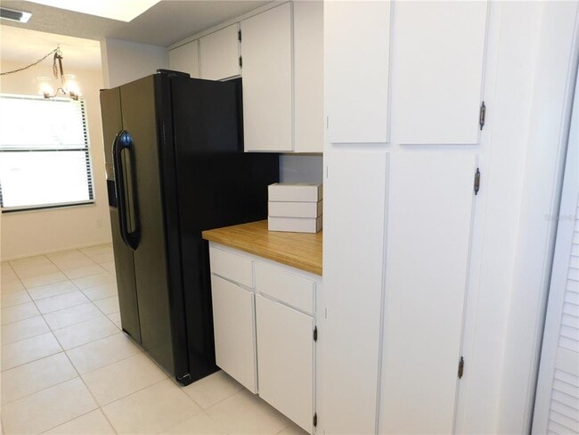 Building Photo - 204 Caryl Way