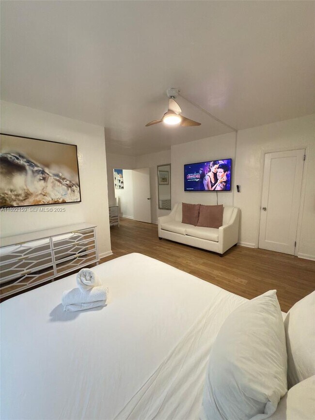 Building Photo - 545 Michigan Ave