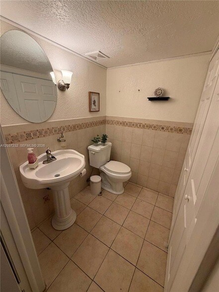 Building Photo - 10445 SW 154th Ct