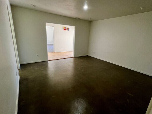 Building Photo - 56769 Joshua Dr
