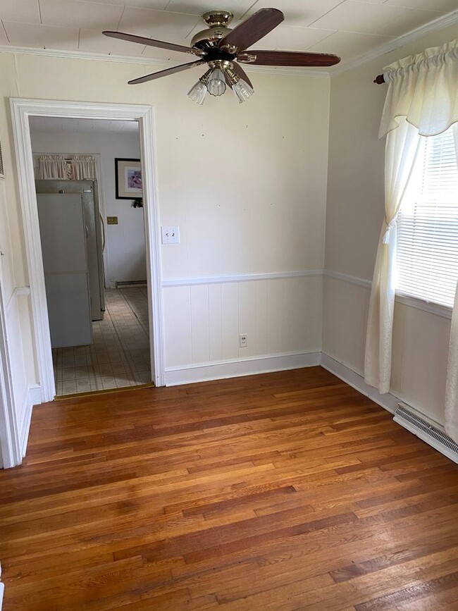 Building Photo - 3 BED, 1 BATH HOME IN GREYSTONE AREA, $1550 MONTH, $1550 DEPOSIT