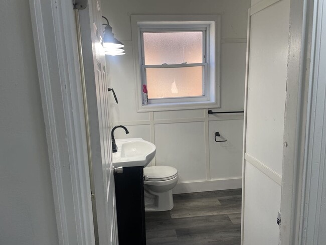 Building Photo - Charming 3-bedroom house