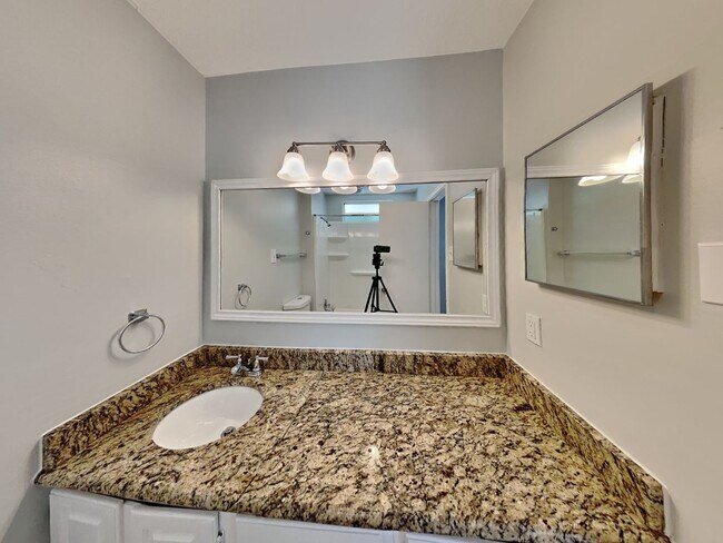 Building Photo - Spacious 3-Bed, 2-Bath Home in Allen, TX with Split Floor Plan, Double Oven & Large Shaded Backyard