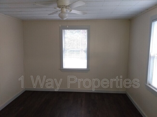 Building Photo - 1119 Hickory St