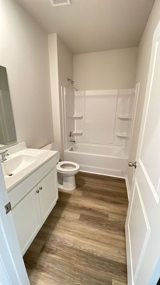 Building Photo - New build 4 bedroom house in Market Commons