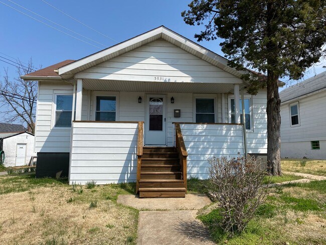 Building Photo - Renovated home in Southwest Gardens