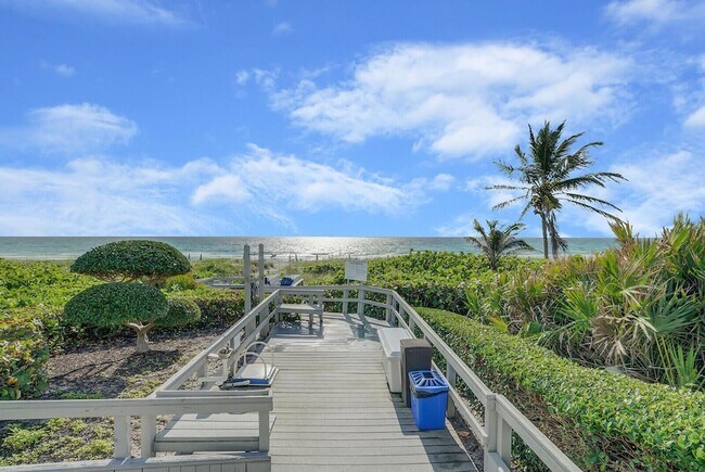 Building Photo - 2727 N Ocean Blvd