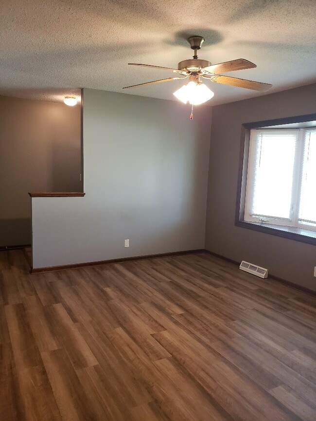 Building Photo - 4811 Candlelight Dr