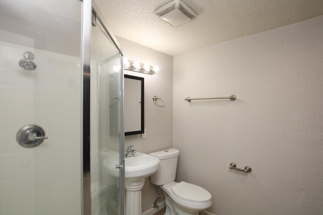 Building Photo - 1119 N 35th St