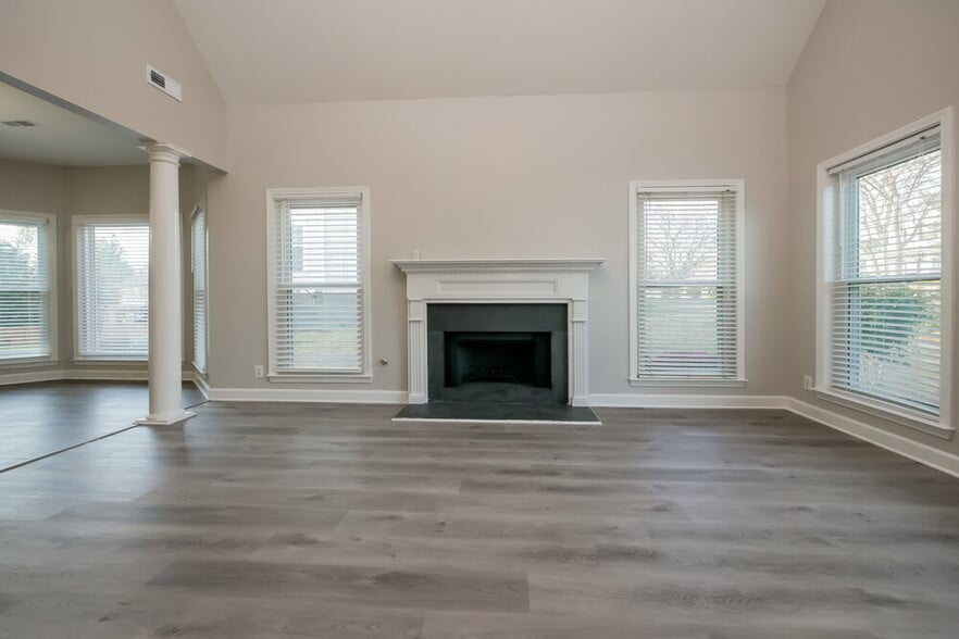 Building Photo - 79 High Point N