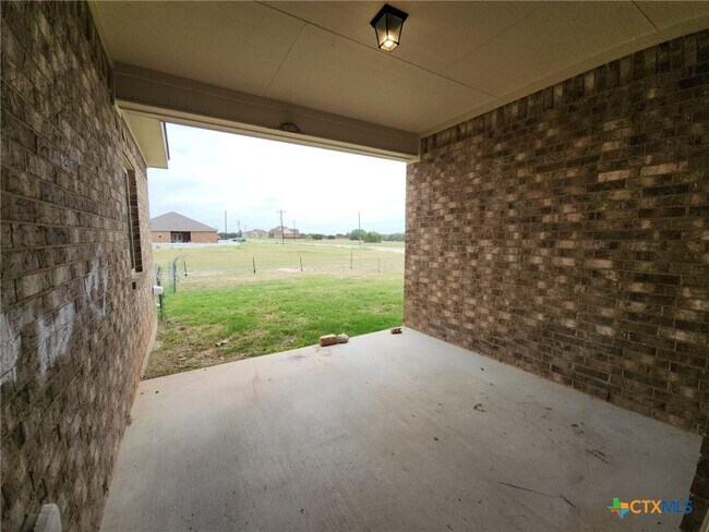 Building Photo - 213 Cammie Dr