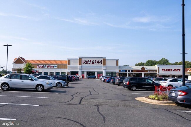 Building Photo - 9207 Hunting Pines Pl