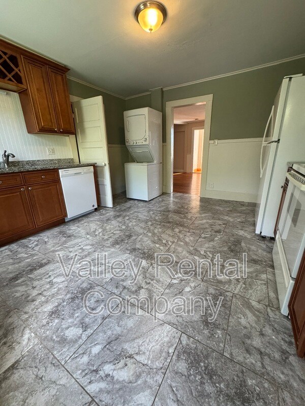 Building Photo - 46 Old Amherst Rd