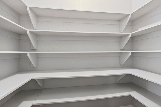 Building Photo - 10277 English Manor Dr