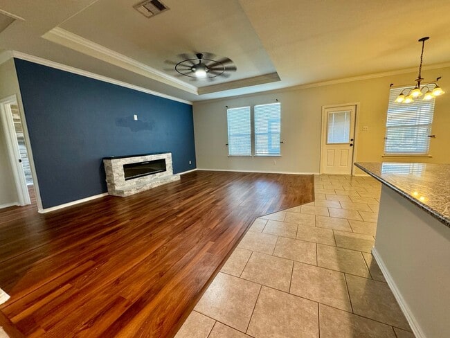 Building Photo - AVAILABLE SOON!