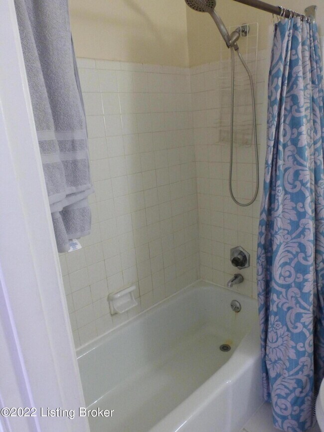 Building Photo - 701 Rudy Ln