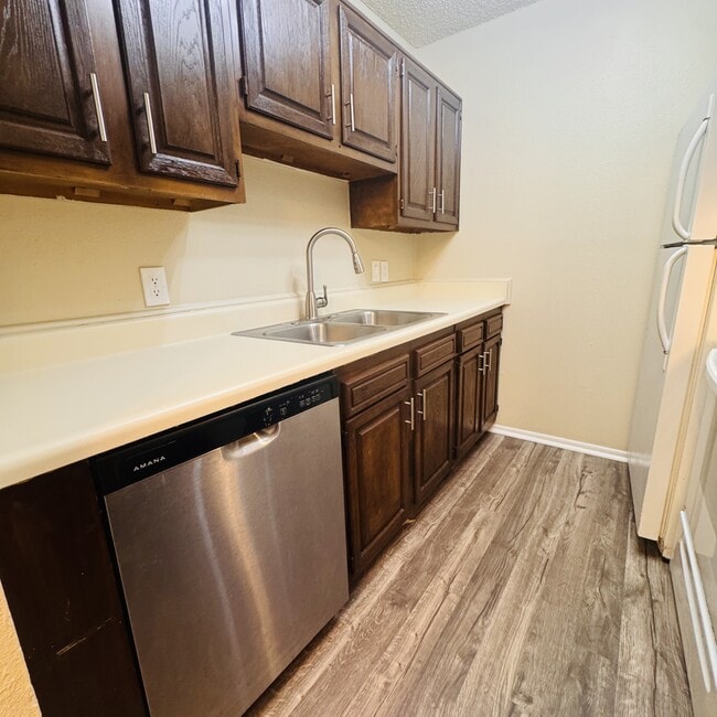 Building Photo - 6824 Camden Ln