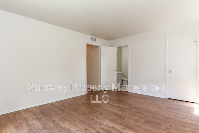 Building Photo - 1107 Woodhollow Dr