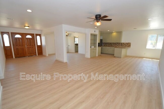 Building Photo - 13515 W Telegraph Rd