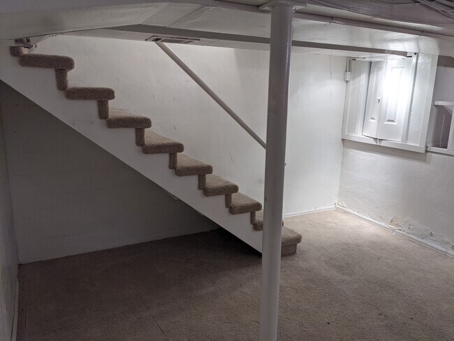 Building Photo - 2227 N Grand Ave