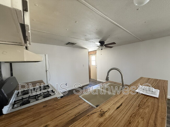 Building Photo - 2111 Santa Cruz Ave