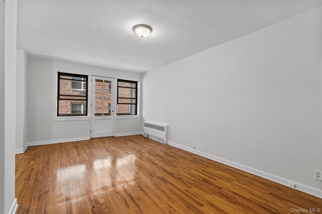Building Photo - 140 E Hartsdale Ave