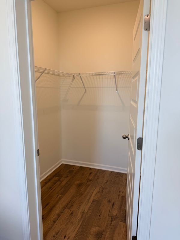 Building Photo - 695 Alburg Aly