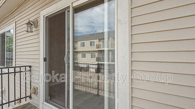 Building Photo - 43018 Burlington Dr