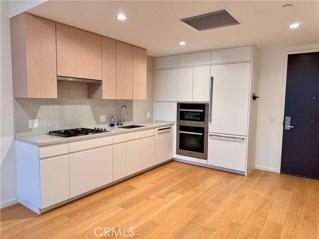 Building Photo - 877 Francisco St