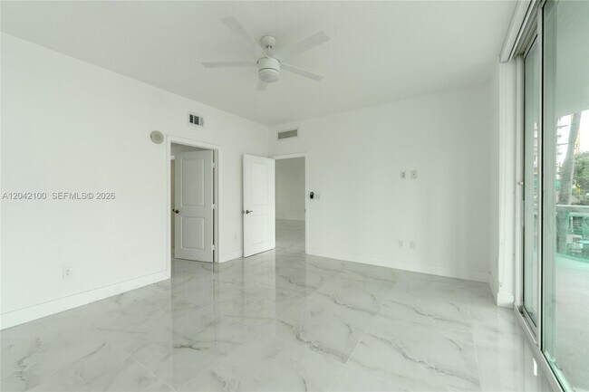 Building Photo - 7914 Harbor Island Dr