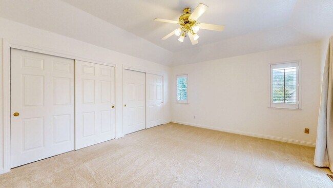 Building Photo - 7971 Oakmont Dr
