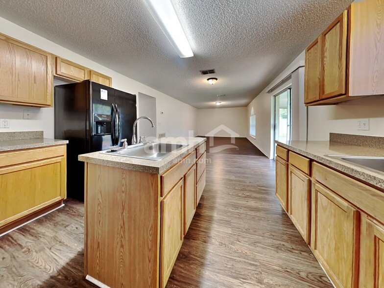 Building Photo - 5514 Ortega Park Blvd