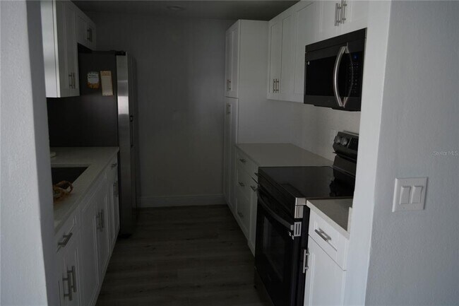 Building Photo - 8201 Donaldson Dr
