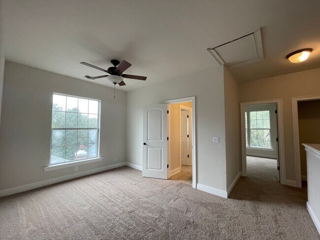 Building Photo - 1330 N Duval St