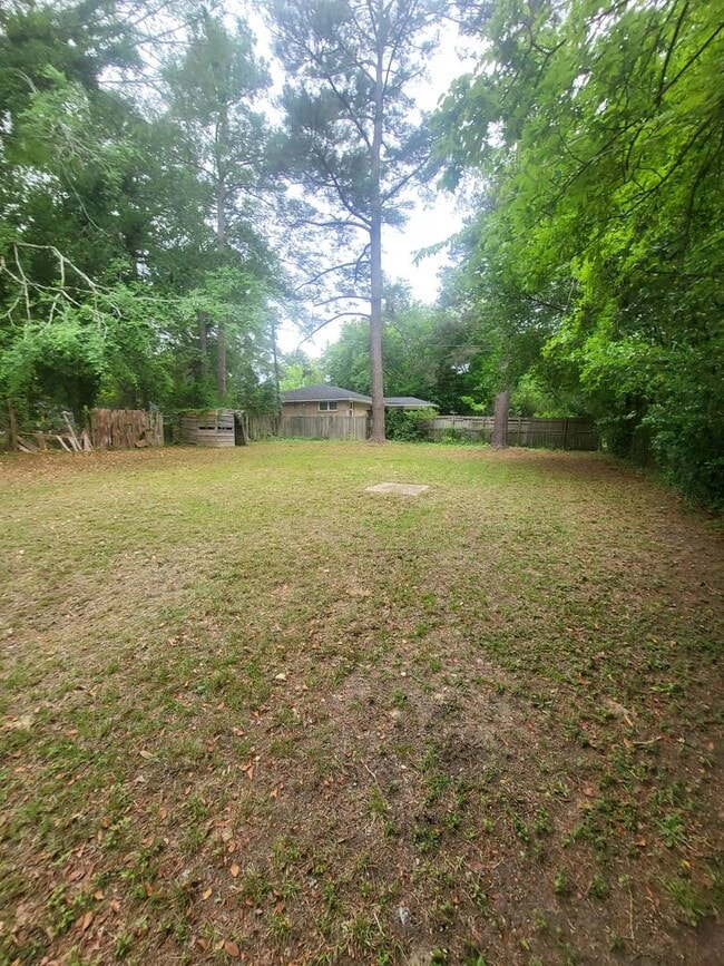 Building Photo - 3 Bedroom, 1 Bath house