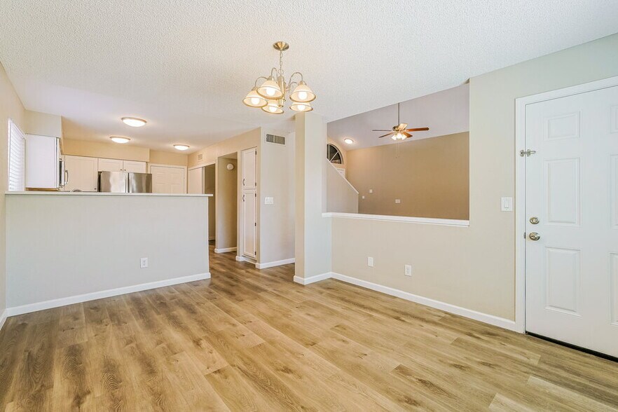 Building Photo - 4005 E Woodland Dr