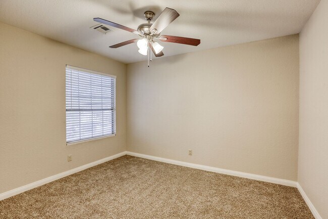 Building Photo - Beautiful 4 bedroom POOL home close to Nellis AFB!